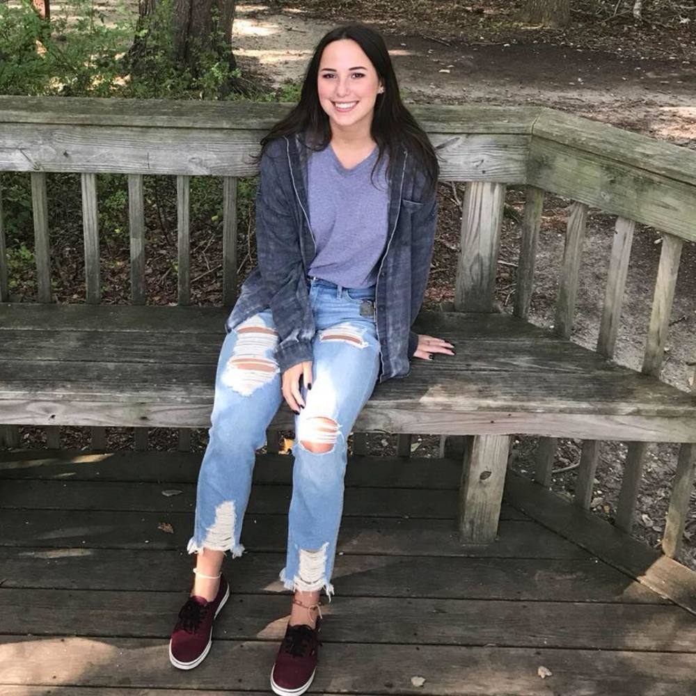 Meet your Posher, Alyssa